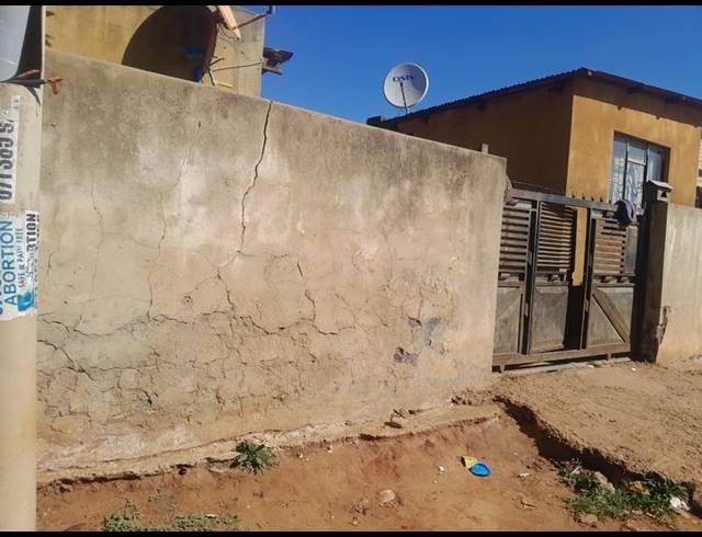 8 BEDROOM HOUSE FOR SALE IN TEMBISA EXT 11